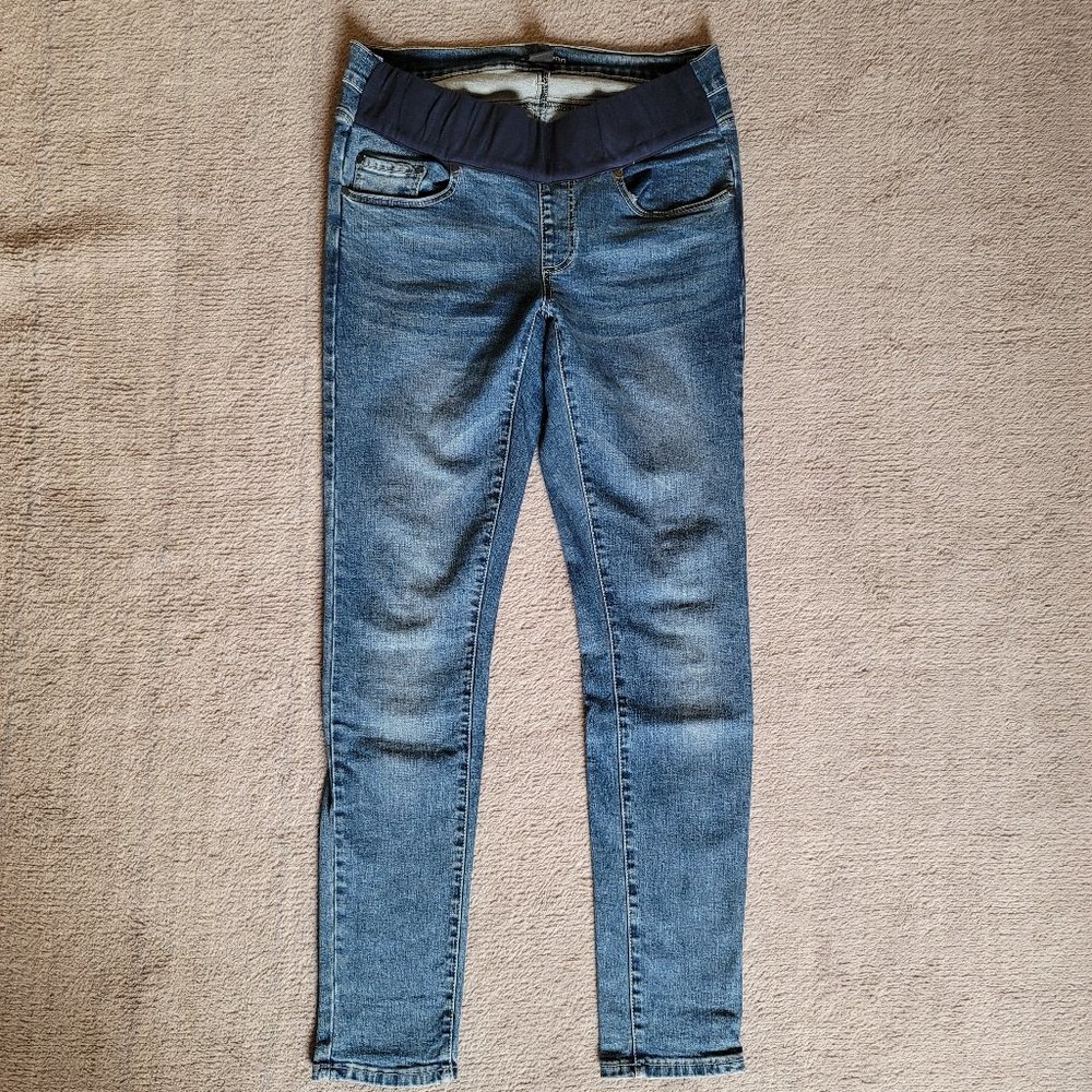 Pair of SOON maternity jeans US SIZE 6